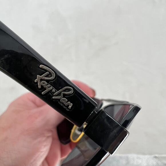 Vintage RAY BAN Black Sunglasses RB3529 Discontinued Wearable With Issues *Read* - Picture 8 of 10